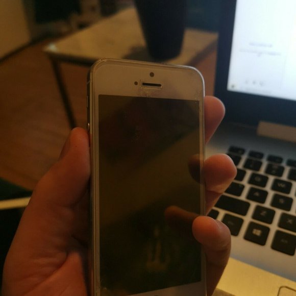 Apple iPhone 5s - 64GB - Gold (Unlocked) A1533 (GSM) (CA) - Picture 3 of 10